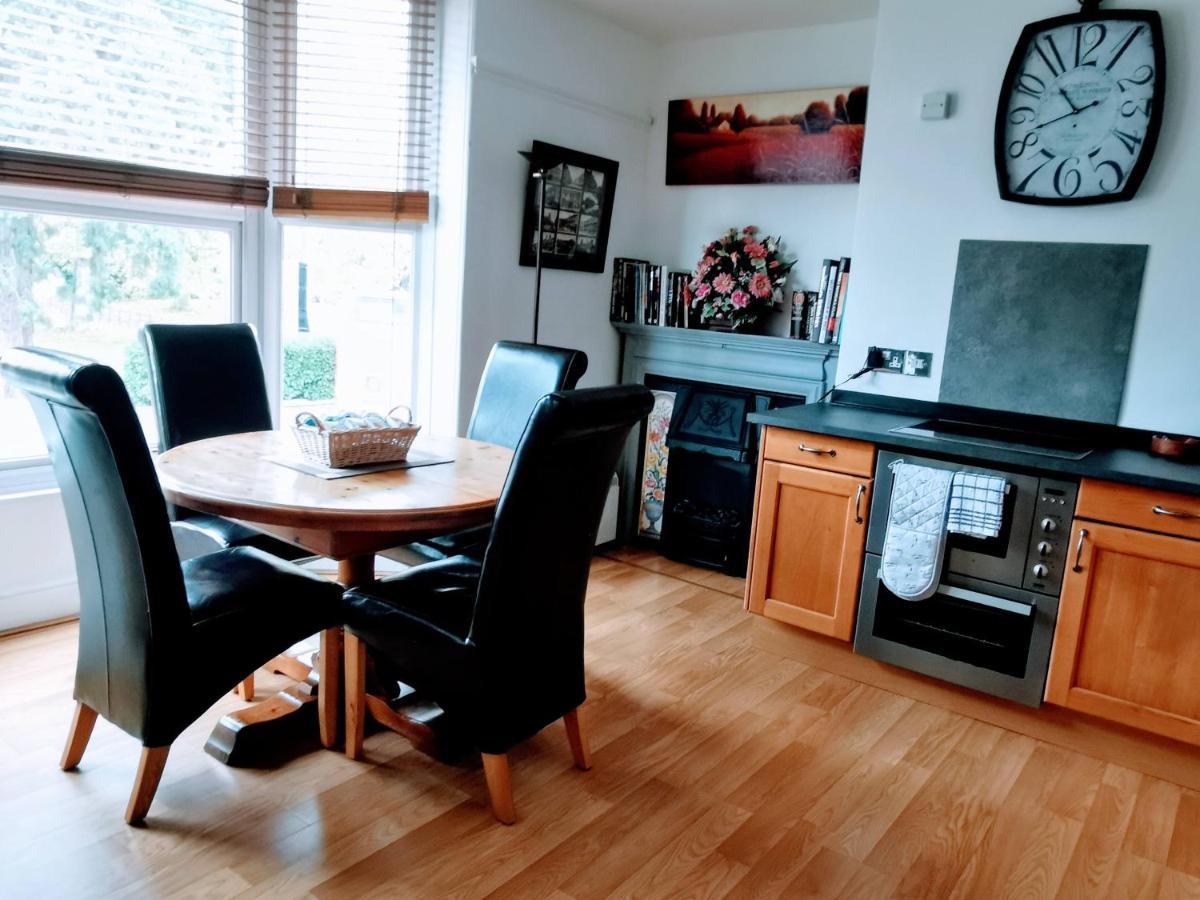 Victoriana - Private Balcony Apartment *